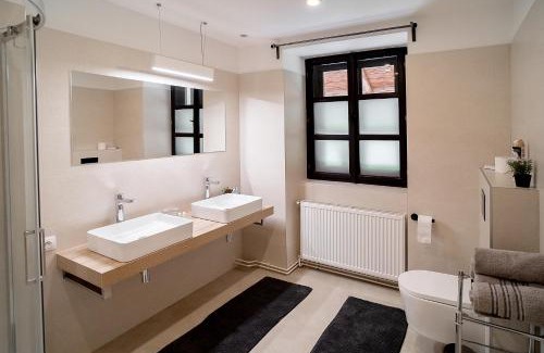 Kasperske Hory House | U Šumavských pramenů: Pet-Friendly Retreat with Ocean Views