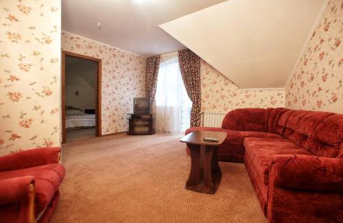 Uzhhorod Hotel | U Anity: Guest Rated 9/10 with Hot Tub & Breakfast Options