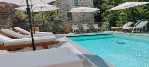 Ortiporio Apartment | Oceanfront U Caseddu Studio with Pool and Family-Friendly Vibe