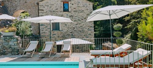 Ortiporio Apartment | Oceanfront U Caseddu Studio with Pool and Family-Friendly Vibe