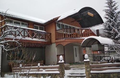 Yaremche Cabin | Explore U dida Grytsya: Rated 9.8, Family-Friendly Stay