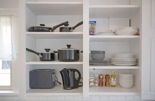 University District House | Cozy U-District Retreat Near UW with Spa & Breakfast