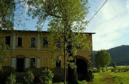 Krinice House | Family-Friendly Stay at U Dvou lipek Near Broumovské Stěny