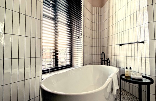 De Kaaien Hotel | Top-Rated U Eat & Sleep Antwerp with Family-Friendly Amenities