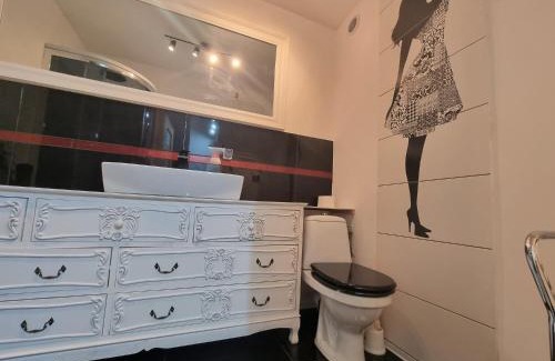 Borne Sulinowo Apartment | Stylish Ewy Apartment with Balcony - Rated 10/10 by Guests