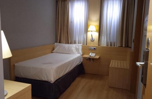 Romareda Hotel | Discover U Hotel Villa-Gomá: Pet-Friendly & Family-Oriented