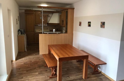 Horni Vestonice House | U Jeřába - Complex B: Family-Friendly Stay with Pool