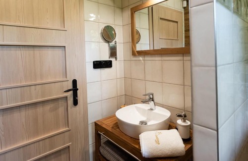 Velke Karlovice House | Pet-Friendly Retreat at U Justina na potůčku - 10/10 Rated
