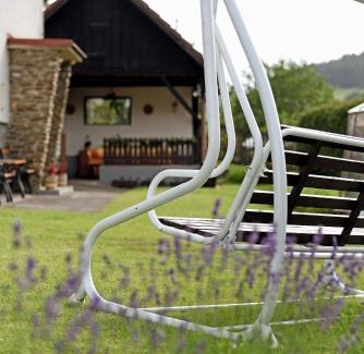 Podmokly Apartment | Cozy U Kotálů: Family and Pet-Friendly Retreat