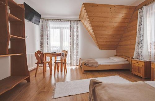 Ludzmierz House | Pet Friendly Retreat at U Marii & Mariana - Rated 10/10!
