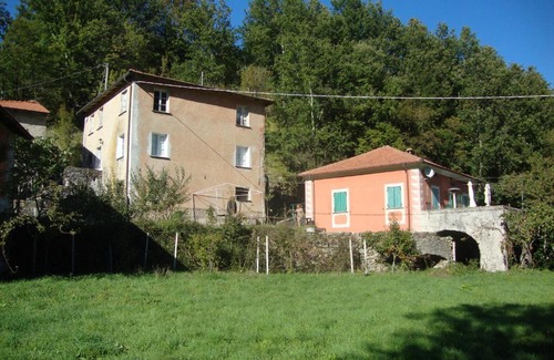 Varese Ligure Apartment | Pet-Friendly Stay at U MUIN da GATTEA in Varese Ligure