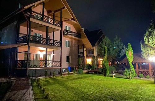 Solochyn House | Experience U Neli: Oceanfront Getaway with Pool & Breakfast