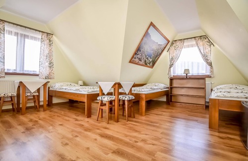 Poronin House | Top-Rated U Pawlikowskich: Family-Friendly & Accessible Stay