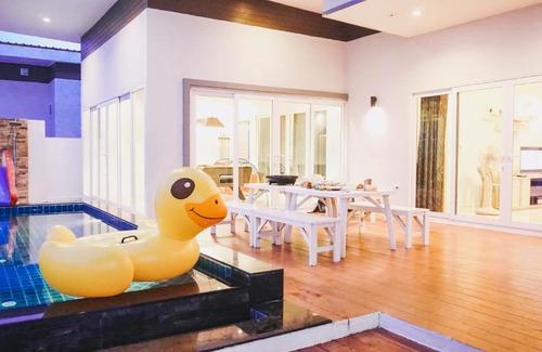 Hin Lek Fai Villa | Beautiful U Pool Villa in Hua Hin with Hot Tub & Breakfast