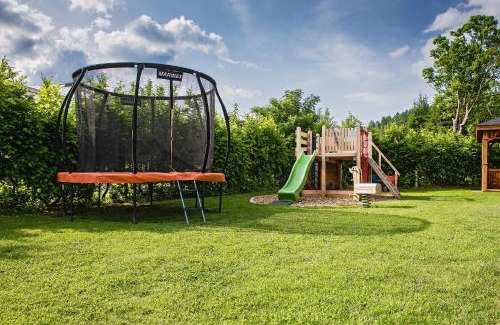 Mala Moravka Ski Chalet | Discover U potůčku: Eco-Friendly Retreat with Ocean View