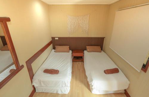 Haad Rin Hotel | Budget-Friendly Stay at U're Holitel with Great Access