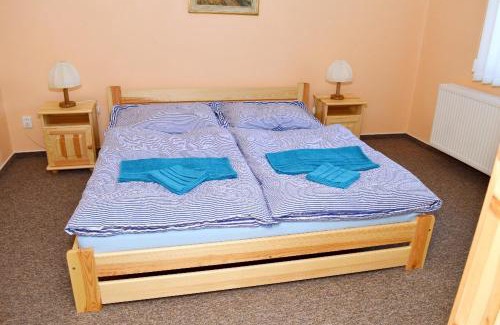 Frantiskovy Lazne House | Budget-Friendly Stay at U Slunecne Brany with Kitchen Access