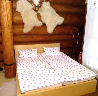 Cetenov-Dehtary Apartment | Discover U Srubu Sychrov: Pet-Friendly Oceanfront Retreat