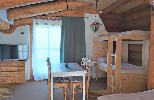 Cetenov-Dehtary Apartment | Discover U Srubu Sychrov: Pet-Friendly Oceanfront Retreat