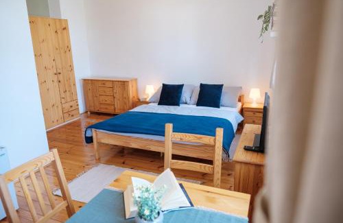 Horni Slavkov House | Discover U staré cesty: Pet-Friendly with Breakfast Included