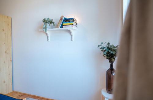 Horni Slavkov House | Discover U staré cesty: Pet-Friendly with Breakfast Included