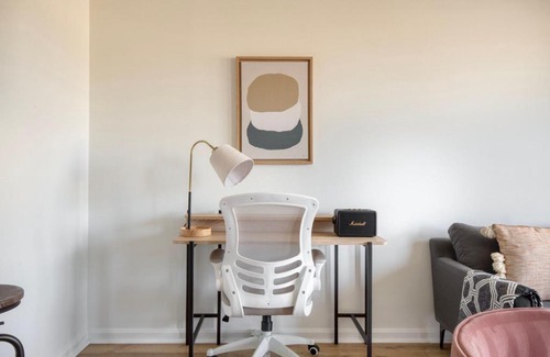 Cardozo Apartment | Stylish U Street 1BR with Rooftop & Gym Near Metro