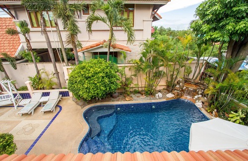 Na Kluea House | U Talay Pool Villa: Relaxing Retreat with Oceanfront Views