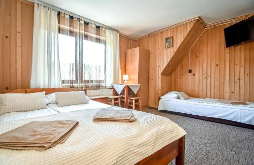 Male Ciche Bed & Breakfast | Guest-Rated Pokoje Gościnne U Topora: Pet-Friendly Escape