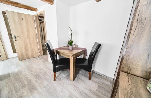 Zadni Chodov House | Pet-Friendly Getaway at U Trautyho with Breakfast & Dining