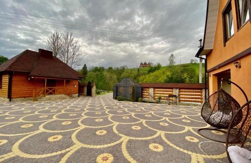 Plavya House | Pet-Friendly Getaway at U Troh Brativ with Breakfast Included