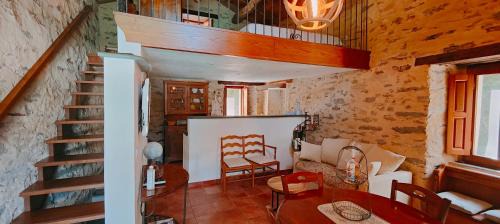 Ortiporio House | Experience Oceanfront Serenity at U Vechju Mulinu