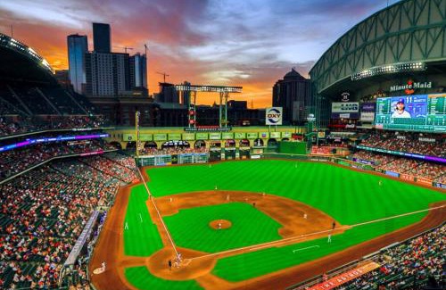 East Downtown Houston Apartment | Downtown Houston Penthouse with Pool and Kitchen Access