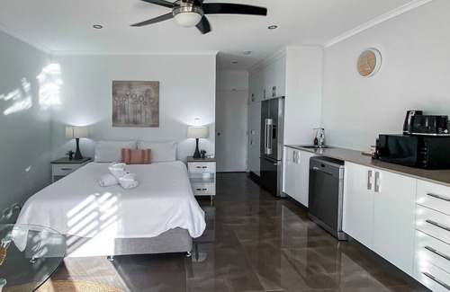 Dolphin Heads Resort | Relaxing Escape at U121 Sunset Bliss with Pool & Spa