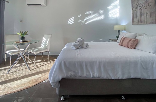 Dolphin Heads Resort | Relaxing Escape at U121 Sunset Bliss with Pool & Spa