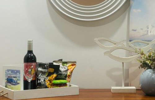 Moana Apartment | Pet Friendly 2 Bdrm Apartment with Spa at Moana Beach Esplanade
