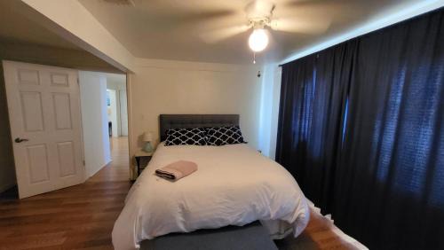 Garfield Apartment | Pet-Friendly 2BR Walkup APT in Downtown Phoenix
