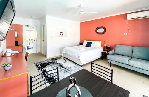 Dolphin Heads Resort | Exceptional Sea Spray @ Dolphin Heads with Oceanfront Pool