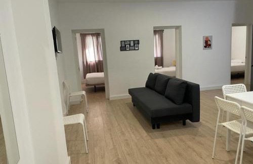 Almendrales Apartment | Convenient U3 Apartment in Central Madrid for Families