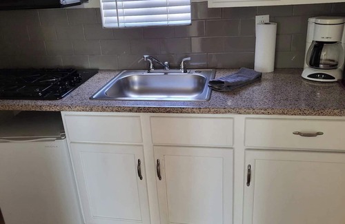 Evans Churchill Apartment | Cozy Downtown Phoenix 1BR Apartment with Breakfast Included