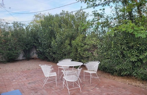 Evans Churchill Apartment | Cozy Downtown Phoenix 1BR Apartment with Breakfast Included