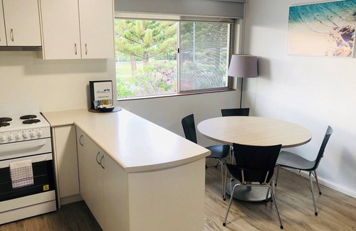 Middleton Beach Apartment | Family-Friendly Beachside Retreat with Oceanfront Views