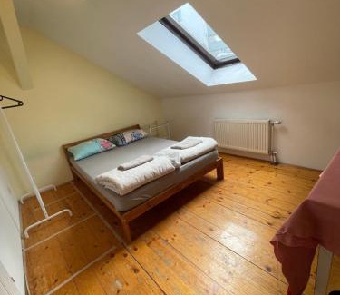 Meidling House | Family-Friendly Retreat at U6 Schöpfwerk Home 7