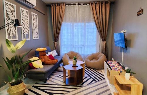 Shah Alam Apartment | Relax in Shah Alam U8: Air-Con Suite with Breakfast