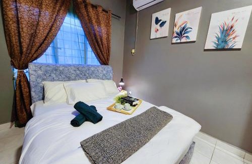 Shah Alam Apartment | Relax in Shah Alam U8: Air-Con Suite with Breakfast