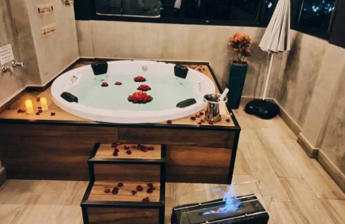 Regiao Urbana Homogenea X House | Romantic Uai House with Hot Tub & Perfect 10/10 Rating