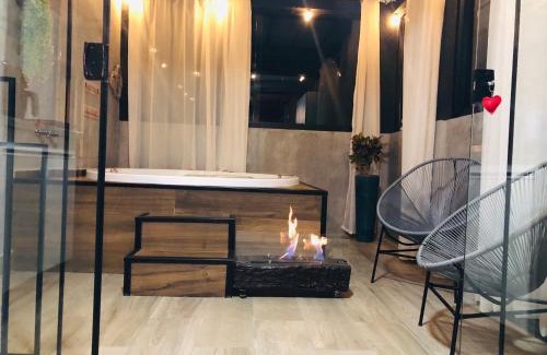 Regiao Urbana Homogenea X House | Romantic Uai House with Hot Tub & Perfect 10/10 Rating