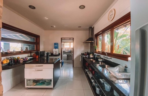 Tenorio House | Ubatuba Tenório Beach: Family Retreat with Ocean View Pool