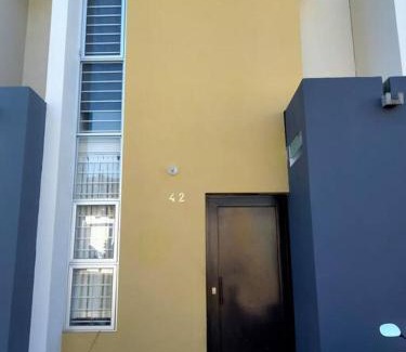 Manzanillo House | Ubicada a 10 minutos de la playa