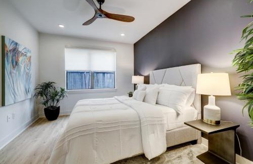 Montrose Apartment | UBP - Brand New Midtown Montrose 1 Bd Apt
