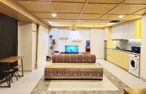 Surabaya Apartment | Family-Friendly Retreat at Ubud Waterplace Residence